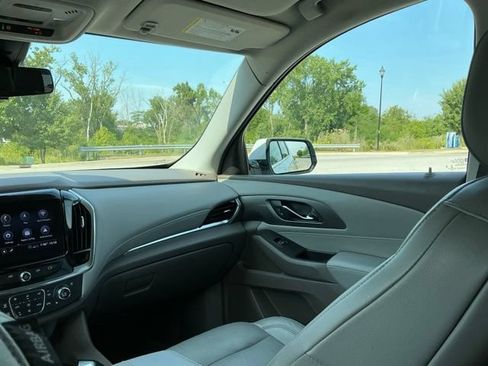 Used 2021 Chevrolet Traverse Premier FWD image 28