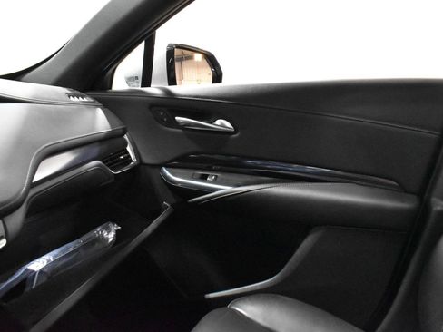 Used 2023 Cadillac XT4 Luxury w/ Cold Weather Package image 22