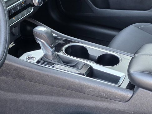 Used 2024 Nissan Altima 2.5 SV image 19