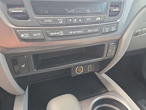 Used 2019 Honda Pilot EX image 44
