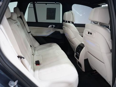 Used 2021 BMW X5 M50i w/ Executive Package image 38