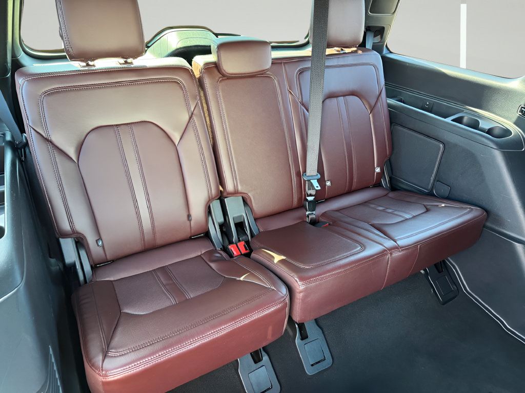 Used 2024 Ford Expedition Limited RWD image 32