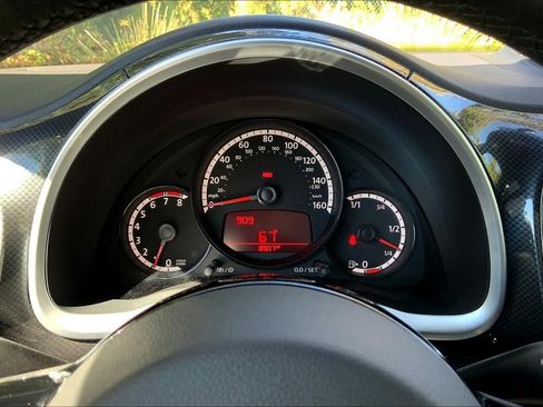 Used 2013 Volkswagen Beetle 2.0T FWD image 23