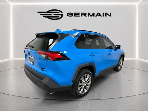 Used 2021 Toyota RAV4 XLE Premium image 8