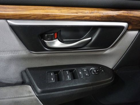 Used 2018 Honda CR-V EX image 3