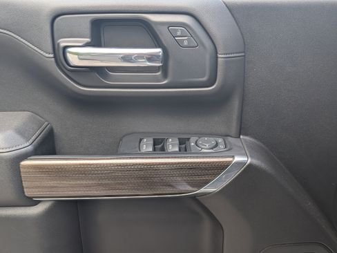 Used 2022 Chevrolet Silverado 1500 RST AWD/4WD image 16