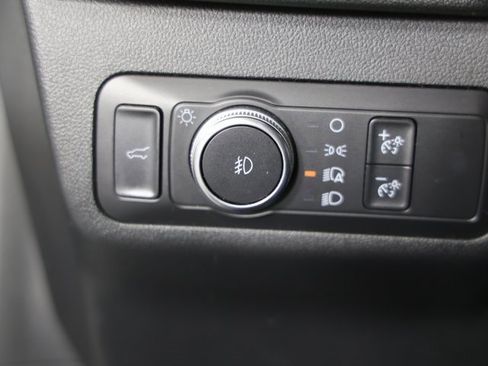 Used 2020 Ford Escape SEL image 9