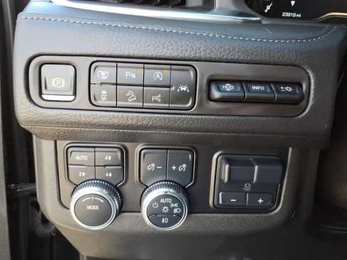 Certified 2024 GMC Yukon XL Denali w/ Advanced Technology Package AWD/4WD image 18