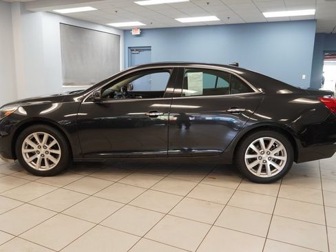 Used 2013 Chevrolet Malibu LTZ FWD image 2