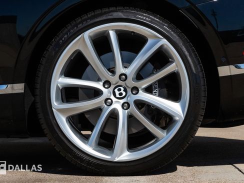 Used 2022 Bentley Continental GT image 10
