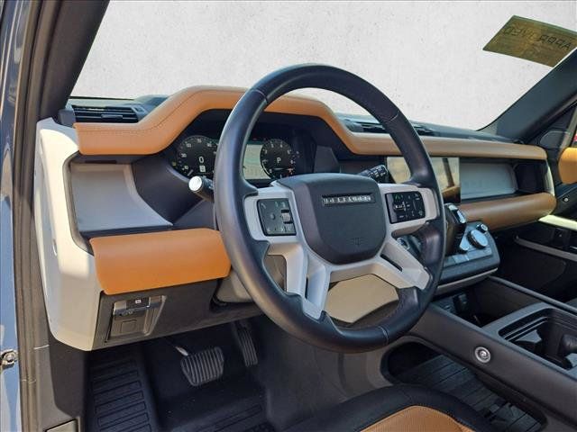 Used 2024 Land Rover Defender 110 X-Dynamic SE AWD/4WD image 13