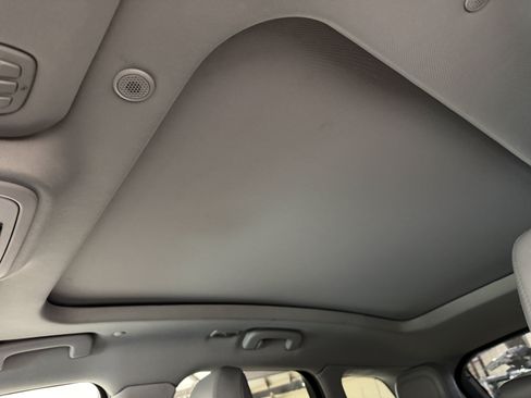 Used 2022 Lincoln Corsair FWD w/ Premium Package image 5