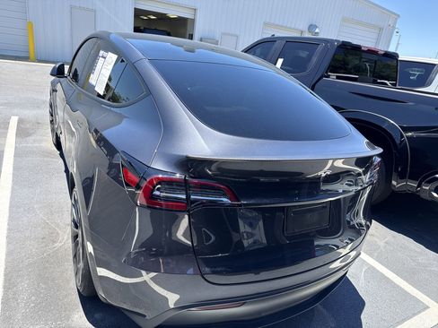 Used 2025 Tesla Model Y Performance AWD/4WD image 8