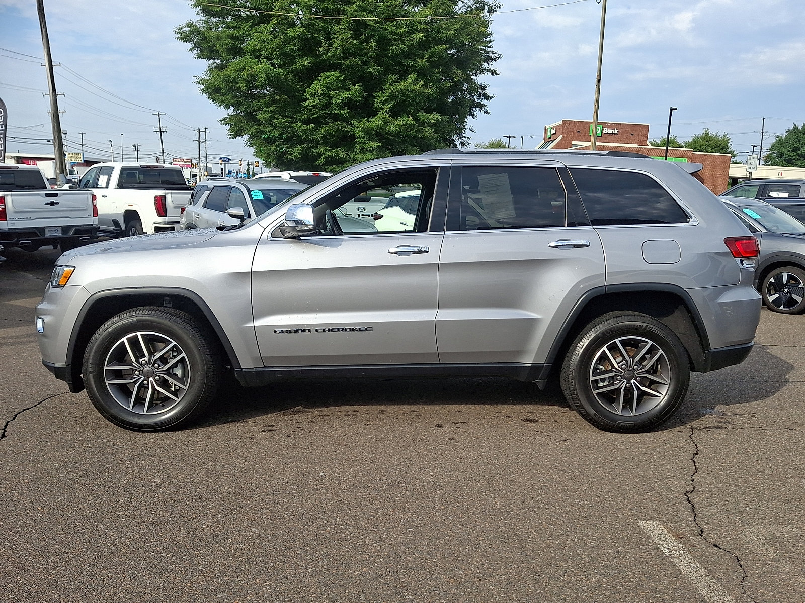 Used 2021 Jeep Grand Cherokee Limited AWD/4WD image 7