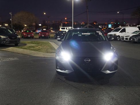 Used 2024 Nissan Altima 2.5 SV image 2