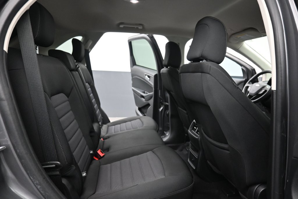 Used 2024 Ford Edge SE w/ Black Appearance Package AWD/4WD image 9