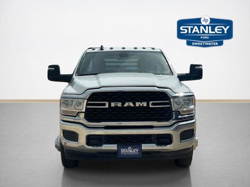 Used 2024 RAM 3500 SLT w/ Quick Order Package 2YG SLT AWD/4WD image 2