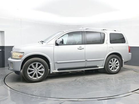 Used 2010 INFINITI QX56 4WD w/ Technology Pkg image 11