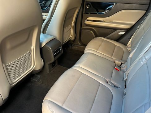 Used 2021 Lincoln Corsair Reserve w/ Rear Removable Package Tray image 11