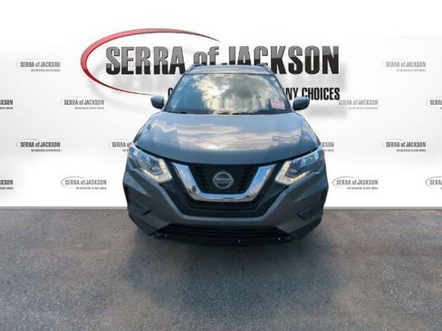 Used 2020 Nissan Rogue SV FWD image 3