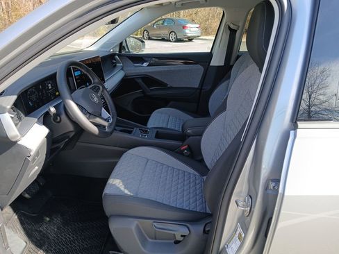 New 2026 Volkswagen Tiguan S image 9