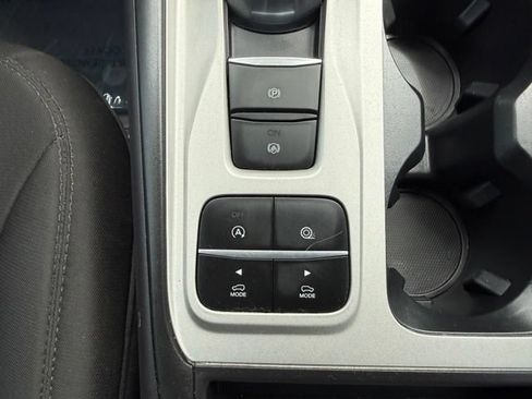 Used 2024 Ford Explorer XLT RWD image 27