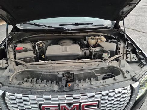 Used 2022 GMC Yukon Denali w/ Denali Premium Package AWD/4WD image 17