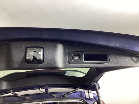 Used 2020 Honda CR-V Touring image 31
