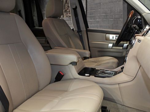 Used 2016 Land Rover LR4 HSE AWD/4WD image 56