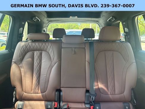 Used 2025 BMW X7 M60i image 52