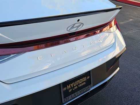 Used 2025 Hyundai Elantra Sport FWD image 11