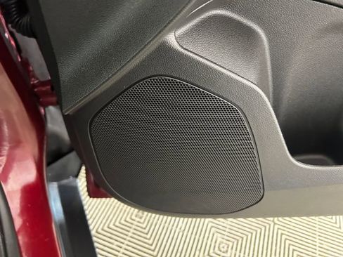 Used 2025 Chevrolet Trax RS image 30