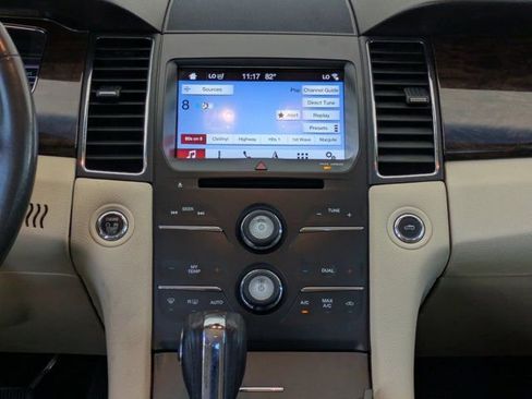 Used 2016 Ford Taurus Limited image 15