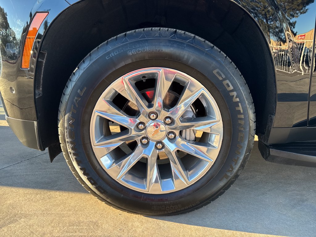 Used 2026 Chevrolet Suburban Premier AWD/4WD image 23
