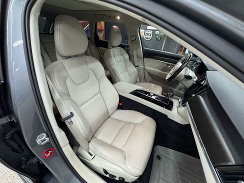 Used 2017 Volvo V90 T6 Cross Country image 21