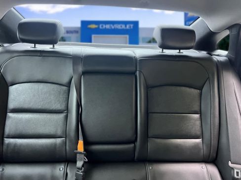 Certified 2018 Chevrolet Malibu LT w/ Leather Package FWD image 24