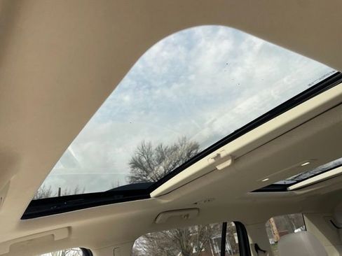 Used 2023 GMC Acadia Denali w/ Denali Ultimate Package image 35