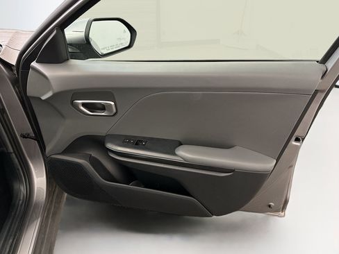 Used 2025 Kia K4 LXS image 33