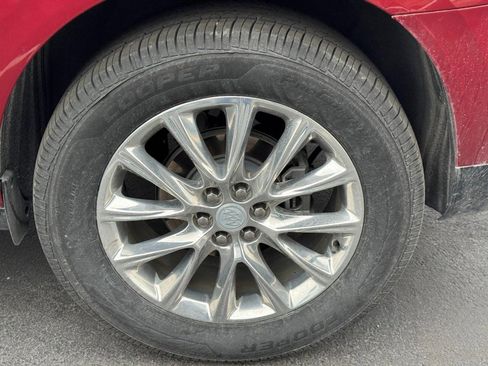 Used 2019 Buick Enclave Essence image 10