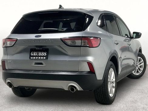 Used 2022 Ford Escape SE FWD image 2