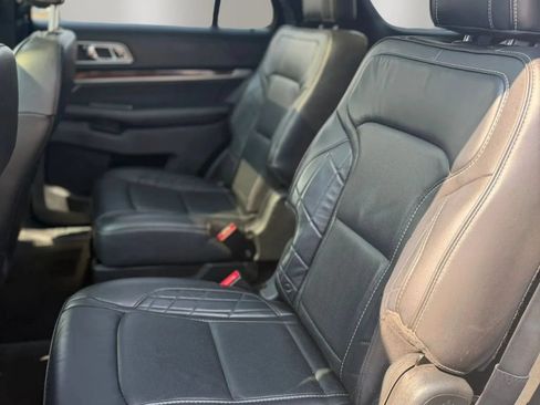 Used 2018 Ford Explorer Platinum AWD/4WD image 18