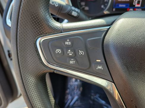Used 2021 Chevrolet Equinox LT FWD image 19
