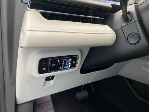 Used 2026 Lincoln Nautilus Reserve image 17