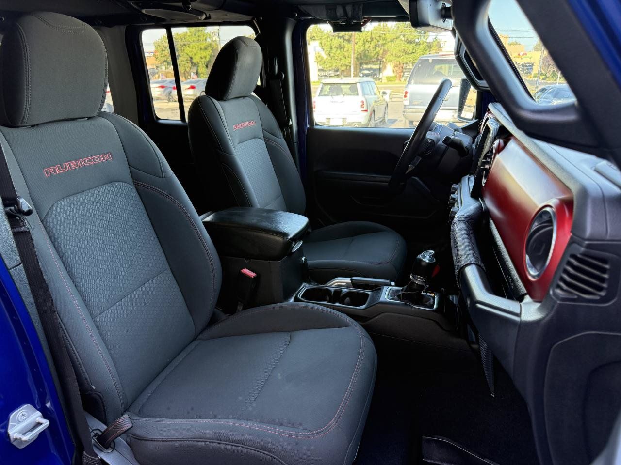 Used 2018 Jeep Wrangler Unlimited Rubicon AWD/4WD image 17