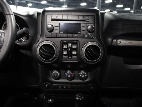Used 2017 Jeep Wrangler Unlimited Sport w/ Quick Order Package 24S AWD/4WD image 23