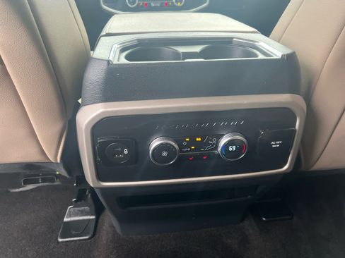 Used 2023 Ford Expedition Limited image 15