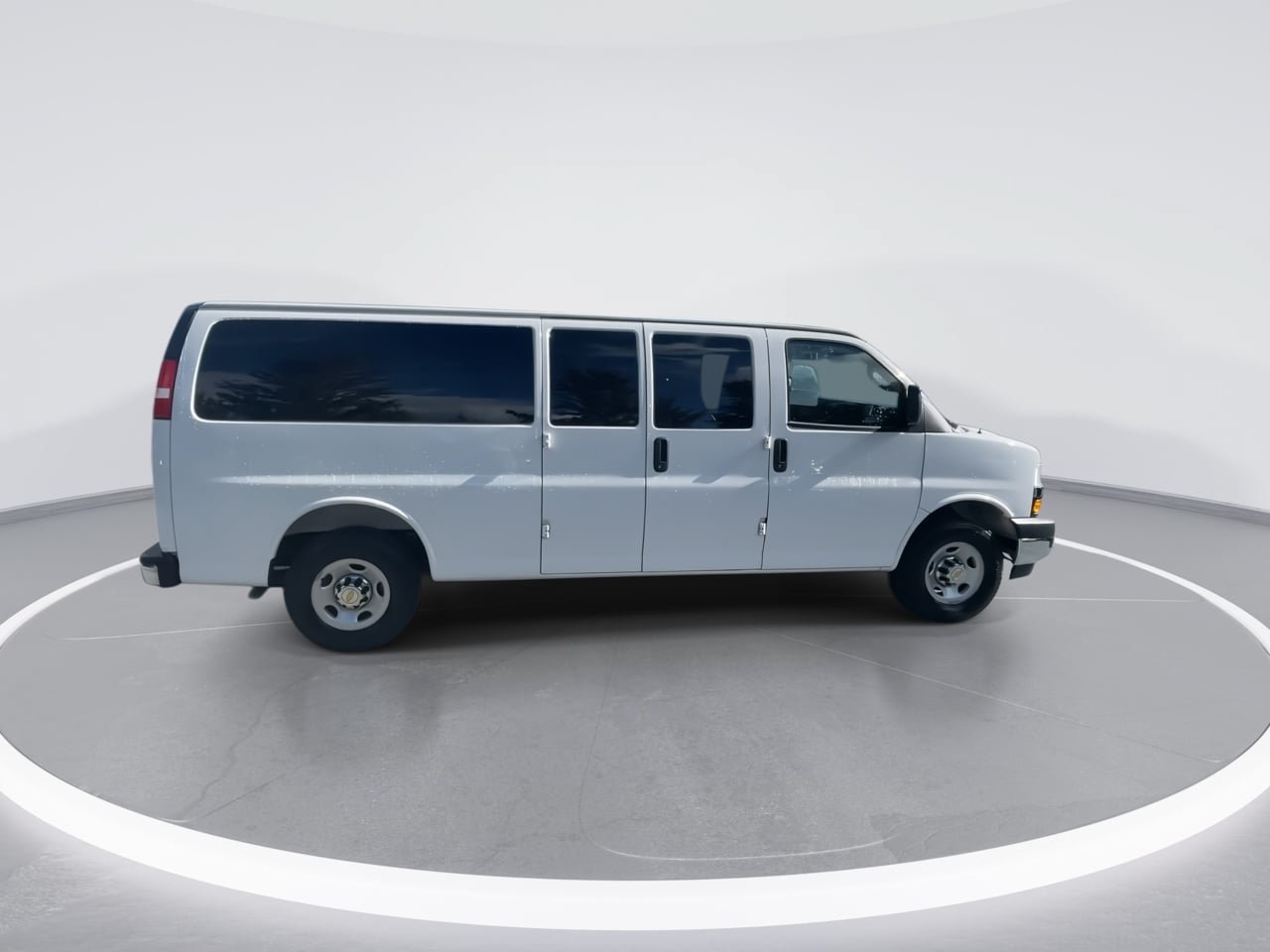 Used 2025 Chevrolet Express 3500 LT w/ LT Preferred Equipment Group RWD image 21