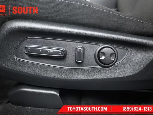 Used 2023 Honda CR-V EX image 23