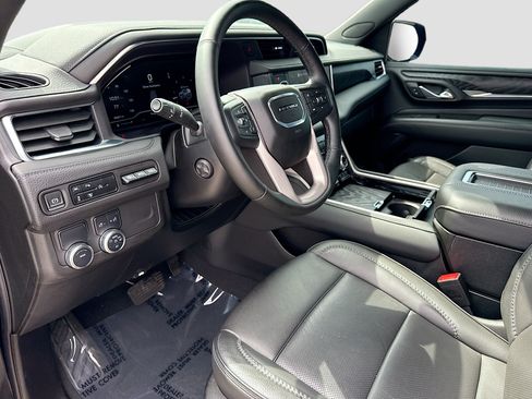 Used 2024 GMC Yukon Denali RWD image 27
