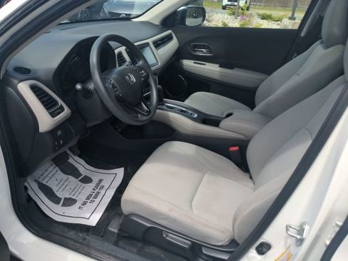 Used 2021 Honda HR-V EX image 10